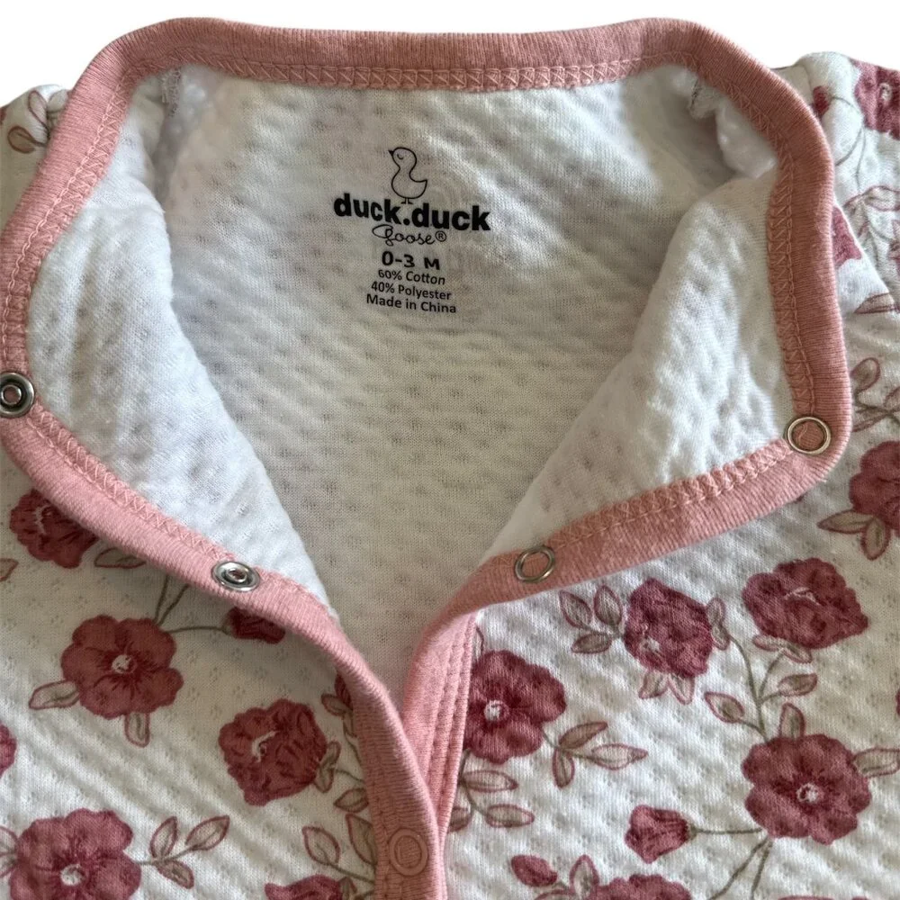 Duck Duck Goose Floral one-piece outfit/sleeper 0-3M‎ Baby Girl
